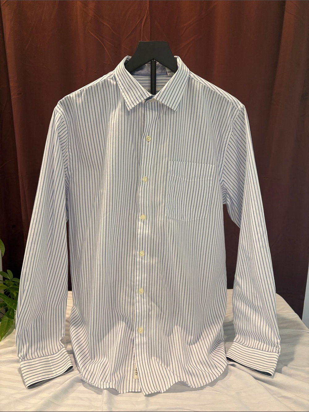 Van Heusen White Dress Shirt with Blue Stripes Size Medium